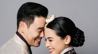 5 Potret Pre Wedding Maudy Ayunda dan Jesse Choi, Tampilkan Hanbok Elegan Hingga Casual Sporty