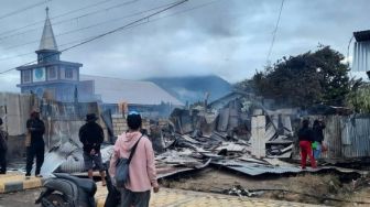 18 Rumah Warga Papua Dibakar, Ratusan Warga Mengungsi ke Markas TNI dan Polri