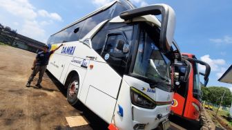 Bus Damri Tujuan Pontianak - Sintang Diduga Ditembak Orang Tak Dikenal di Trans Kalimantan