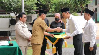 Lantik &amp; Serahkan SK Pengangkatan 622 PPPK, Bobby Nasution Ingatkan Jadi Guru Panutan Murid