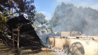 Diduga Api Bersumber dari Obat Nyamuk, Dua Rumah di Bintan Ludes Kebakaran