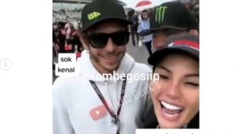 Kasihan Banget, Ekspresi Tahan Malu Nikita Mirzani Jadi Bahan Olok-olok Netizen, Gegara Sok Akrab ke Valentino Rossi