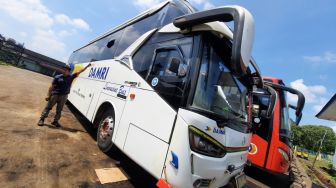 Bukan Ditembak, Polisi Ungkap Kaca Bus Damri Rute Pontianak - Sintang yang Pecah Akibat Ketapel