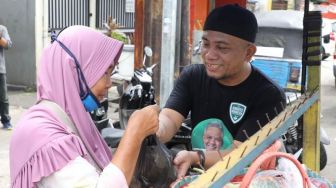 Komunitas Warteg Bagikan Seribu Porsi Makanan Gratis untuk Warga DKI, Begini Ceritanya