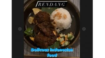 Mesut Ozil Pamer Makan Rendang di Indonesia: Delicous Indonesian Food