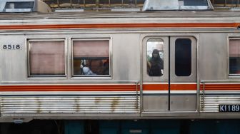 Ngobrol di Gerbong Commuterline, 3 Penumpang Dipaksa Turun, Publik: Mau Heran tapi Indonesia