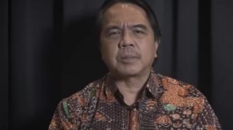 Viral Momen Jokowi Saat Bertemu Megawati, Ade Armando: Tidak Pantaslah Presiden Diberi Kursi Semacam Itu