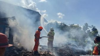 3 Rumah Warga Bondowoso Ludes Jadi Arang, Terbakar Hebat Gegara Korsleting Listrik