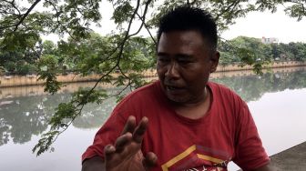 Kronologi Pria Tewas Tenggelam Hendak Tolong Ayam Tercebur di Kali Cengkareng