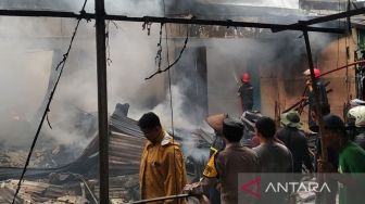Kebakaran Hebat Hantam Kios Sembako dan Toko Emas di Jepara, Begini Kronologinya