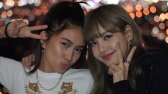 Berteman dengan Lisa BLACKPINK, NIKI Ungkap Awal Keduanya Bisa Saling Kenal