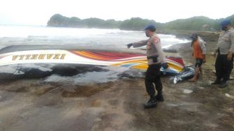 Ombak Pantai Jolangkung Malang Hempas Perahu Izabela, Seorang Nelayan Tewas