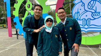 Lanjut Mencari Emmeril Kahn Mumtadz, Ridwan Kamil dan Istri Bergabung dengan SAR: Cari di Kedalaman 3 Meter