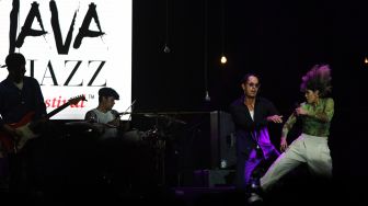 Aksi Maliq &amp; D&#039;Essentials dan Andmesh Kamaleng Meriahkan Hari Pertama Java Jazz 2022