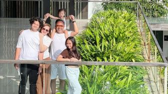 Mona Ratuliu Posting Momen Rayakan Hari Ayah, Ungkap Kesan Menyentuh untuk Indra Brasco: Makasih Cintaku