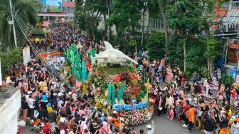 Kemeriahan Parade Bunga dan Kebudayaan Surabaya Vaganza, Warga Antusias Pasca Dua Tahun Terlanda Pandemi Covid-19