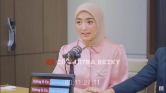 Rezky Aditya Diterpa Masalah Pengakuan Anak, Citra Kirana Kenang Momen Akad Nikah