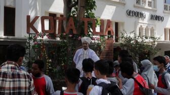 Liburan di Tanggal Merah, Ribuan Pengunjung Padati Kota Tua