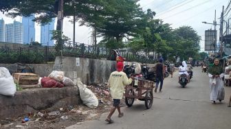 Takut Tawuran Antarwarga di Petamburan Pecah Lagi, Pedagang: Apa Saja Ditumpukin, Samurainya Panjang