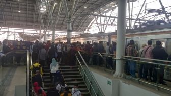 Serba-serbi Perubahan Rute KRL di Stasiun Manggarai, Penumpang Kebingungan hingga Salah Naik Kereta