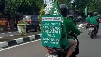 Viral Konvoi Pemotor Bawa Atribut Khilafah Di Jakarta, Rombongan Sempat Bagi-bagi Selebaran