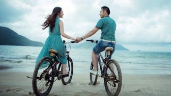 4 Cara Menunjukkan Kasih Sayang Tanpa Menggunakan Kata-kata, Bikin Baper!