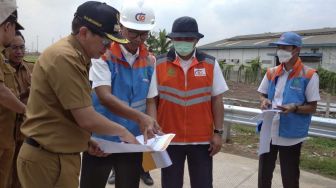 Pemkab Bekasi Kasih Ultimatum Soal Gunungan Sampah di Kali Cibalok, Tidak Ditangani Bakal Ada Sanksi Berat