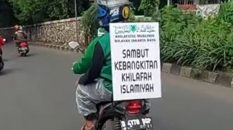 Kesaksian Warga Lihat Pemotor 'Khilafah Islamiyah' Bagikan Selebaran di Jalan Raya Bogor