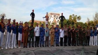 Pesona Kirab Drumband Taruna AAU Bikin Warga Pekanbaru Terpukau