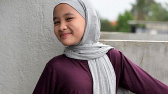 9 Potret Terbaru Kana Sybilla, Putri Zaskia Adya Mecca dan  Hanung Bramantyo yang Baru Lulus Sekolah Dasar