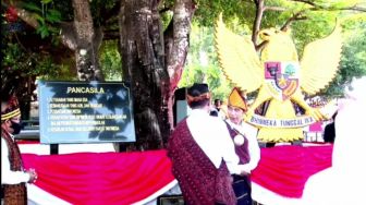 Usai Pimpin Upacara Hari Lahir Pancasila, Jokowi Jalan Kaki ke Pohon Sukun Tempat Renungan Bung Karno