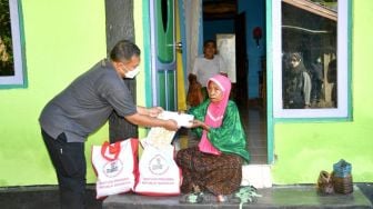 Tahu Seorang Warga Ende Gagal Menemuinya, Jokowi Langsung Utus Ajudan Kirim Bantuan