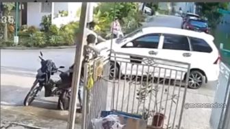 Tak Terima Ditegur karena Ngebut, Pengemudi Mobil Rela Balik untuk Ngamuk sampai Jotos Warga