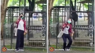 Asyik Selfie di Kebun Binatang, Perempuan Ini Kena Jambak Monyet