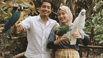 Istri Ridwan Kamil Ziarah ke Makam Eril, Momen Zara Titip Bunga Bikin Terenyuh