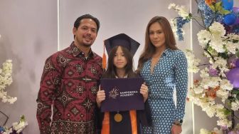 6 Potret Wisuda SD London Abigail, Dihadiri Wulan Guritno dan Adilla Dimitri