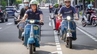 Menparekraf Sandiaga Uno Geber Skuter Konversi Listrik Karya Elders Elettrico