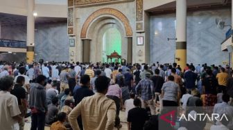 Shalat Gaib untuk Putra Sulung Ridwan Kamil di Masjid Raya Bandung