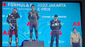 Terpopuler: Potret Puan Maharani di Podium Formula E Jakarta Jadi Bahan Guyon, Adrian Wibowo Bela Timnas Amerika Serikat