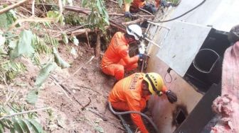 Truk Tangki Masuk Jurang di Aceh Besar, Sopir Tewas