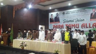 Lepas Kloter Pertama Jemaah Haji, Ini Pesan Gubernur Sumbar