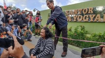 Penuhi Nazar Haryadi Suyuti Dicokok KPK, Dodok Jogja Cukur Gundul