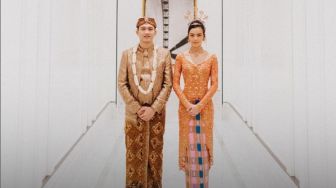 Gabungkan Adat Jawa dan Bugis, Intip Uniknya Gaun Pengantin Eva Celia