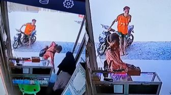 Terekam Kamera CCTV, Diduga Sepasang Kekasih Santuy Curi Kotak Amal di Depot Pengisian Air Minum