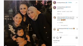 Krisdayanti Pamer Foto Empat Generasi, Netizen: Cantiknya Turun-temurun