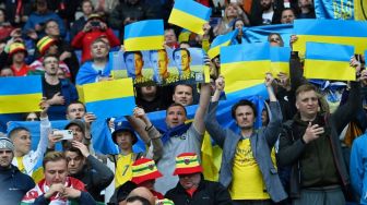 Ukraina Gagal Lolos ke Piala Dunia 2022, Ini Momen Mengharukan Pemain dan Suporter