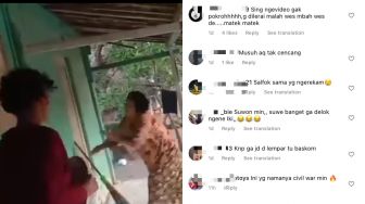 Diduga Sedang Kumat, Nenek Ini Ribut dengan Tetangganya, Warganet Fokus ke Perekam Video: Kenapa Nggak Dipisahin?