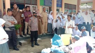 Pelajar SMA 1 Kontunaga Kabupaten Muna Unjuk Rasa Tolak Kepala Sekolah yang Diduga Korupsi Dana BOS