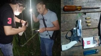 Didekati Polisi, Dua Orang tak Dikenal Kabur Sambil Buang Tas Berisi Senjata Api Rakitan di Panjang