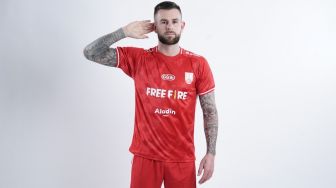 Resmi Bergabung Ke Persis Solo, Gaya Fashion Aaron Evans Bikin Kaesang Pangarep Iri